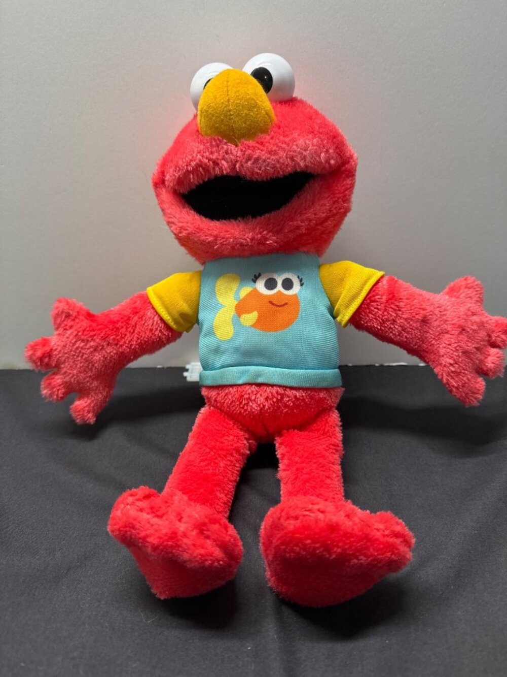 Sesame Street Elmo Plush Toy With Sound & T-Shirt - Interactive Red Stuffed Char